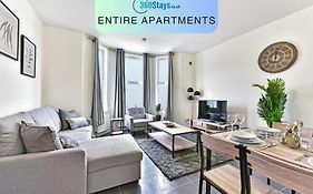 West Ealing Serviced Apts- 2 Bedroom 2 Bath Parking Near Station With Off Street Parking By 360Stays